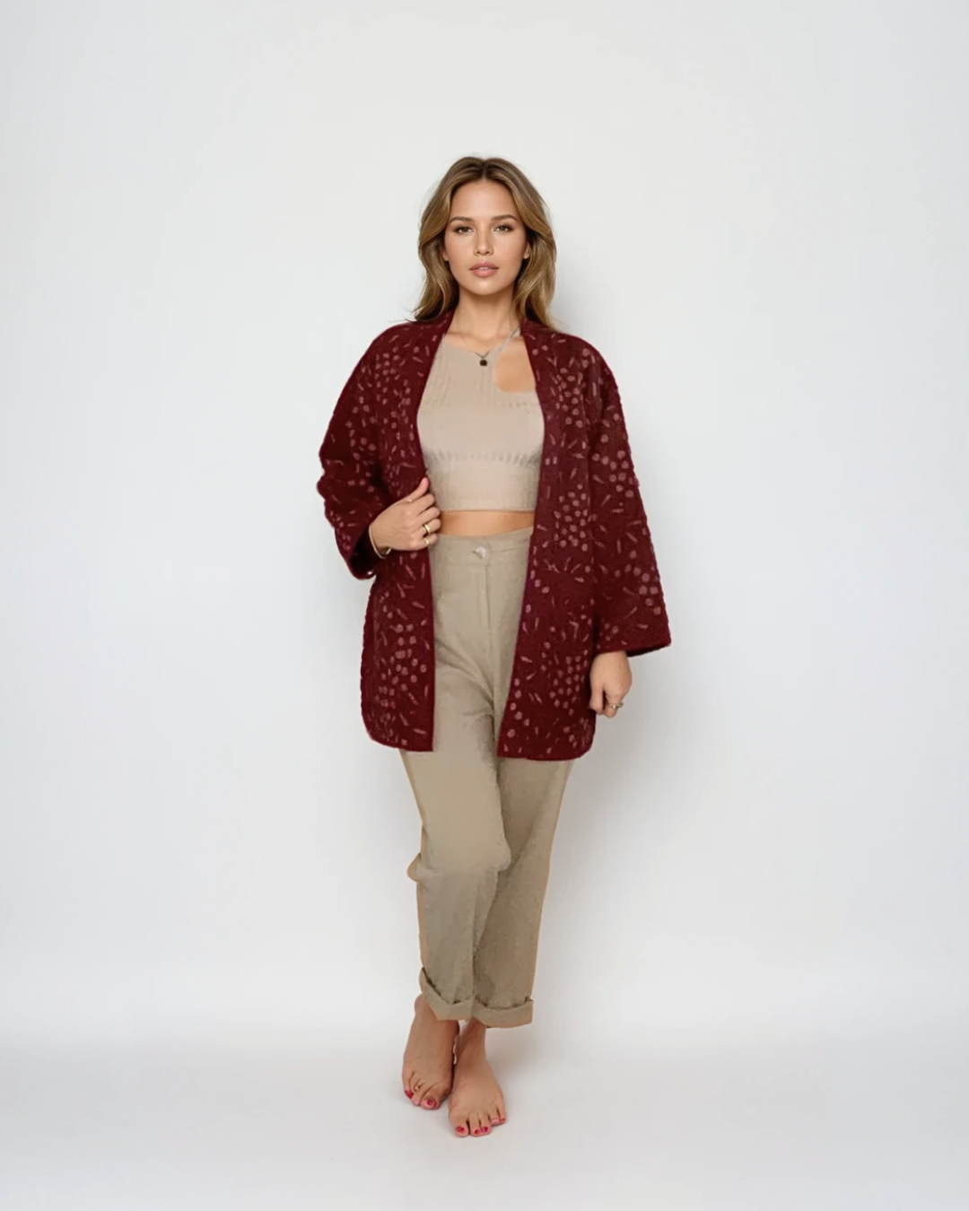 Modella con giacca Kantha reversibile Canto Nomade EcoEssence